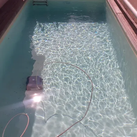 Au Calme Climatise Et Piscine Exclusive A 3 Kms D Avignon Дом отдыха Les Angles (Gard)